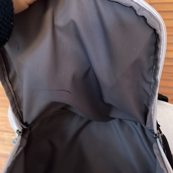 Nike backpackck with quad zip system - Picture 5 of 8